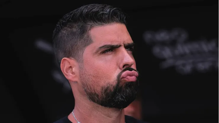 Mudança de António Oliveira impacta na escalação do Flamengo
